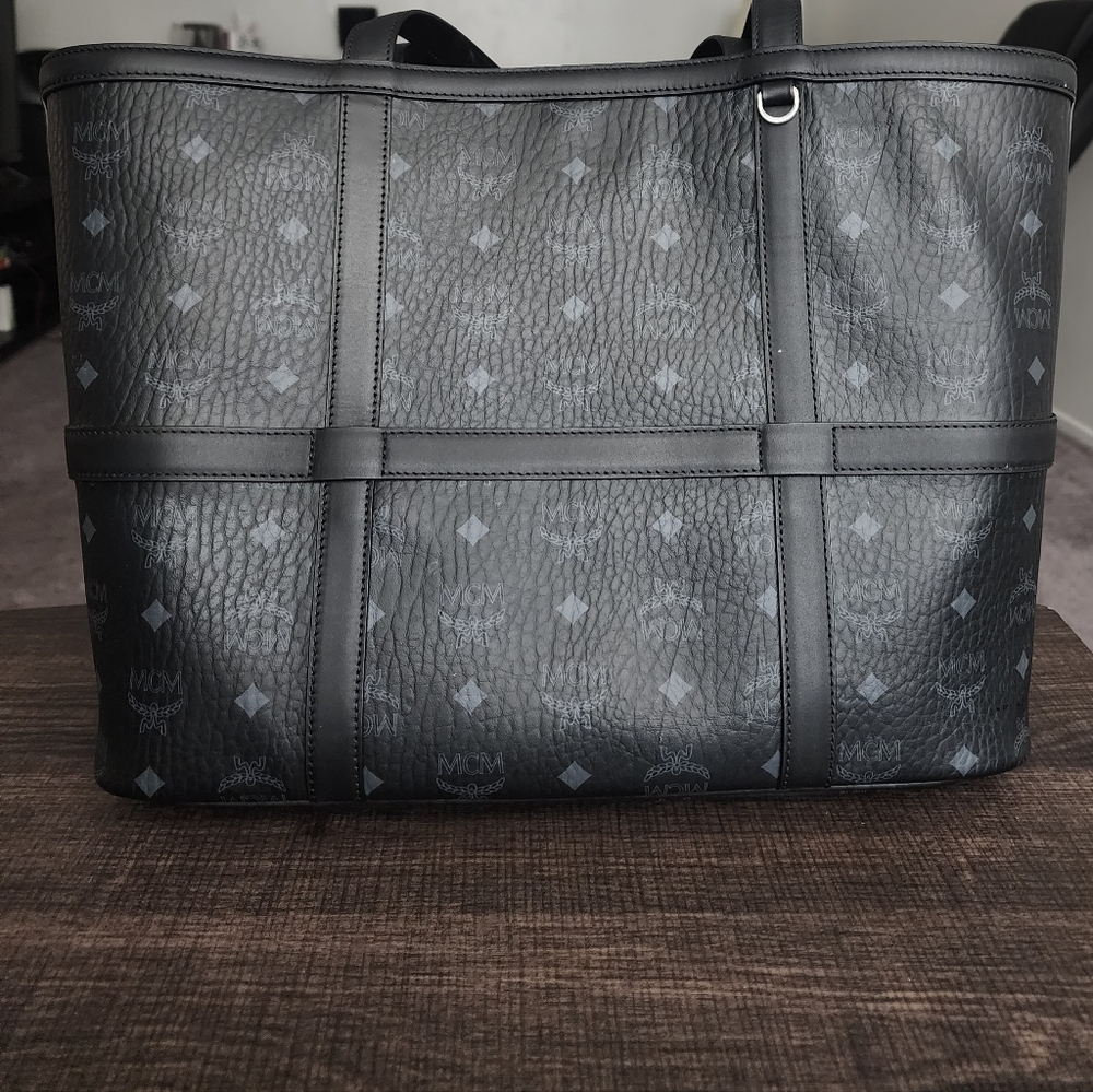 MCM- Black Medium Aren Viestos Tote Bag with Dust Bag